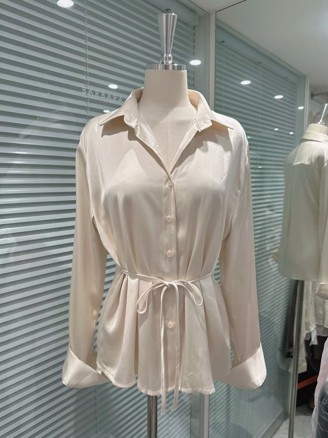 BARBARA GIRL韓國東大門代購女裝新款推薦襯衫蕾絲衫含腰繩緞面BARBARA GIRL襯衫/蕾絲衫圖色1