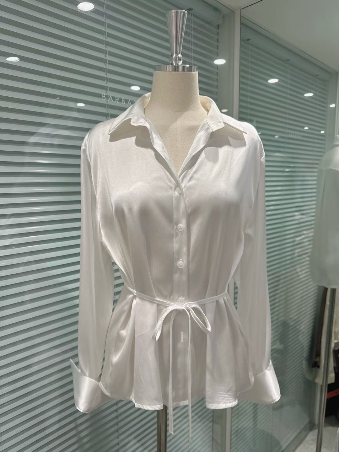 BARBARA GIRL韓國東大門代購女裝新款推薦襯衫蕾絲衫含腰繩緞面BARBARA GIRL襯衫/蕾絲衫圖色2