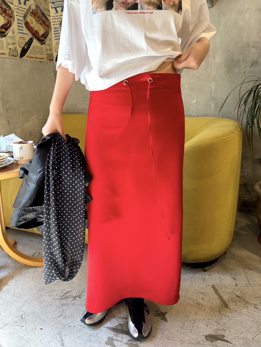 THE LINE-Q韓國直郵實拍女裝新品時尚推薦長裙緞面鏤空THE LINE-Q長裙