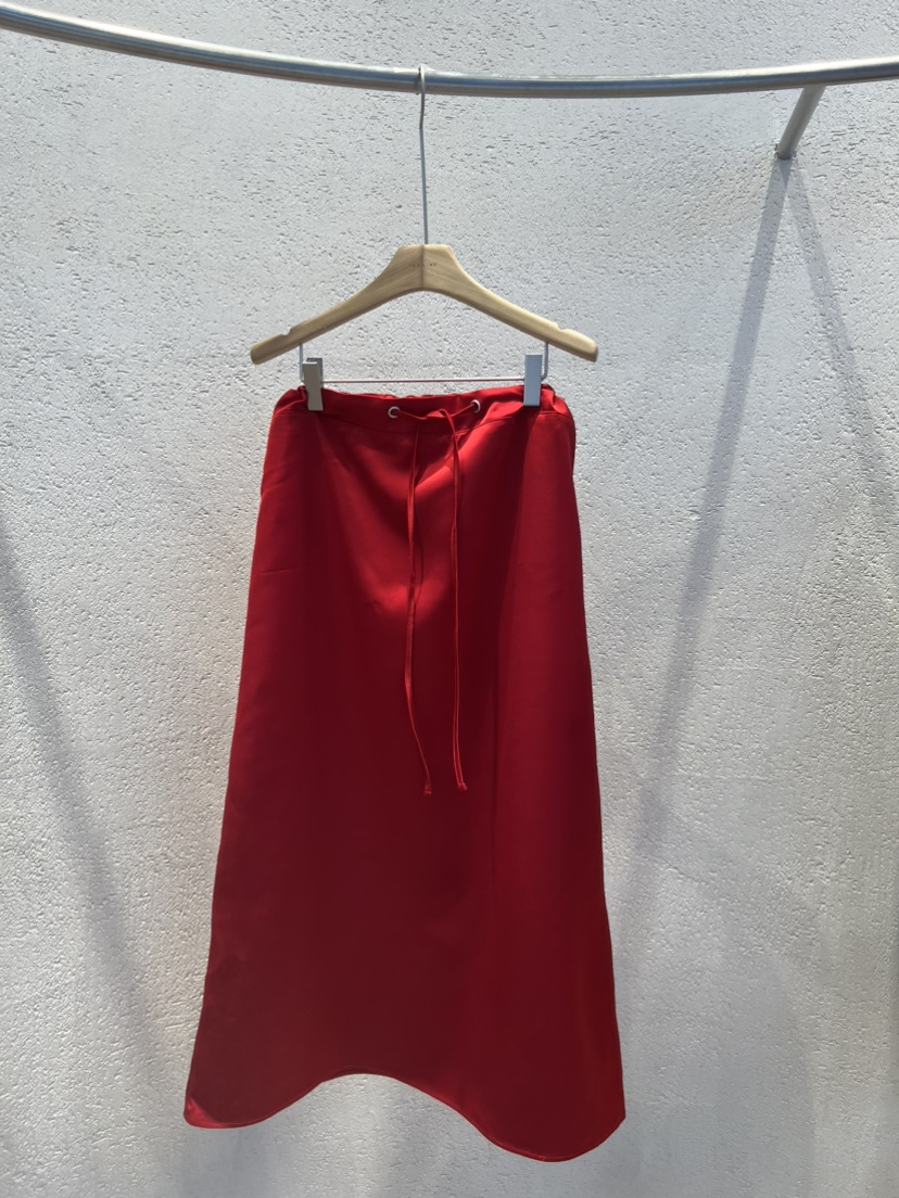 THE LINE-Q韓國直郵實拍女裝新品時尚推薦長裙緞面鏤空THE LINE-Q長裙圖色1