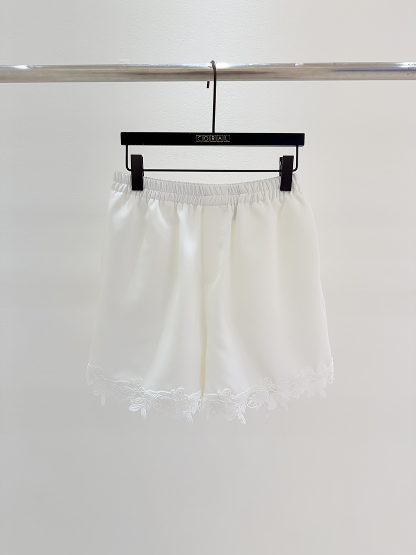 CORAL韓國直郵實拍女裝新品人氣推薦熱賣休閑26春夏短褲蕾絲CORAL短褲圖色1