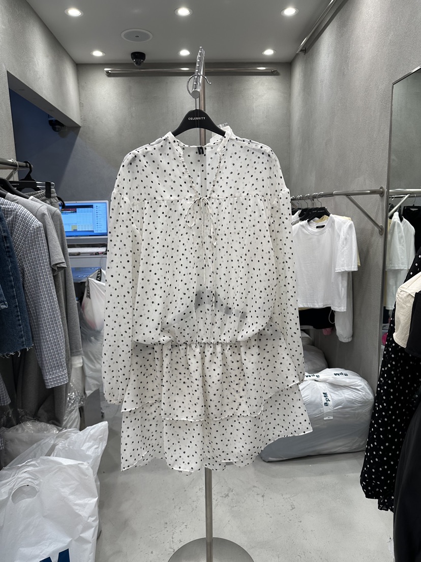 CELEBRITY-A韓國直郵女裝新品時尚人氣熱賣26春夏連衣裙CELEBRITY-A連衣裙圖色1