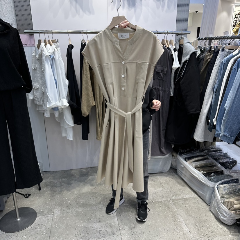 BLOOM韓國代購女裝新款時尚26春夏推薦人氣連衣裙含腰帶V領BLOOM-Q連衣裙圖色1