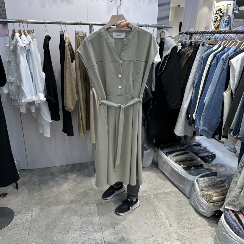 BLOOM韓國代購女裝新款時尚26春夏推薦人氣連衣裙含腰帶V領BLOOM-Q連衣裙圖色2