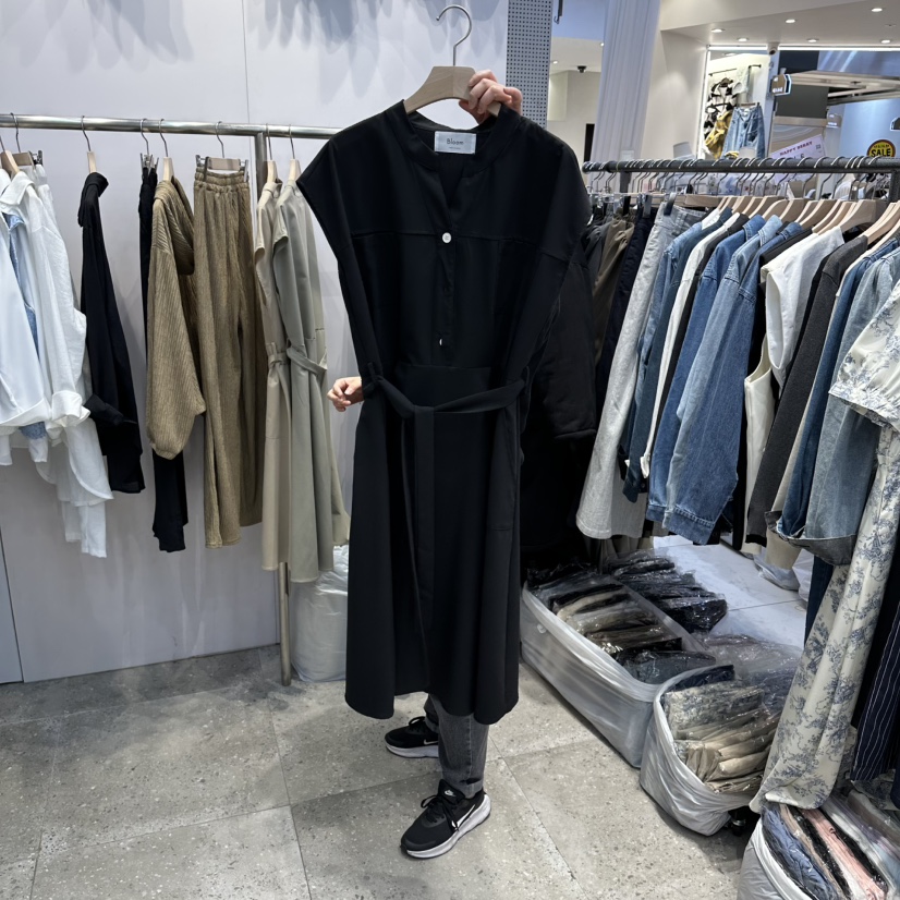 BLOOM韓國代購女裝新款時尚26春夏推薦人氣連衣裙含腰帶V領BLOOM-Q連衣裙圖色3