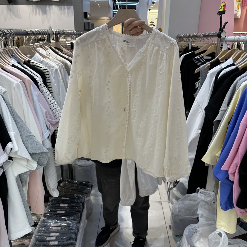 BLOOM韓國東大門直郵女士新品推薦休閑人氣襯衫蕾絲衫刺繡BLOOM-Q襯衫/蕾絲衫圖色2奶油色