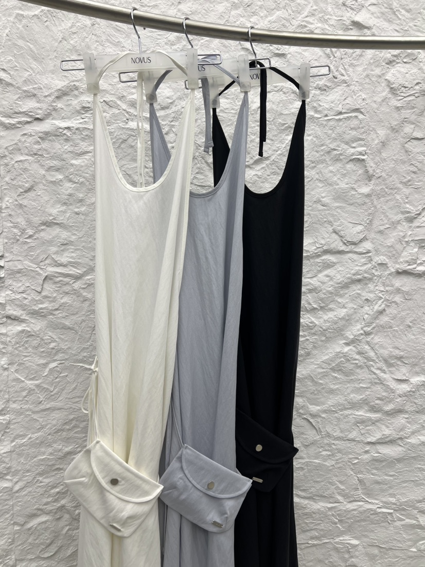 NOVUS韓國東大門直郵女裝新品26春夏職業推薦連衣裙裹身裙NOVUS連衣裙