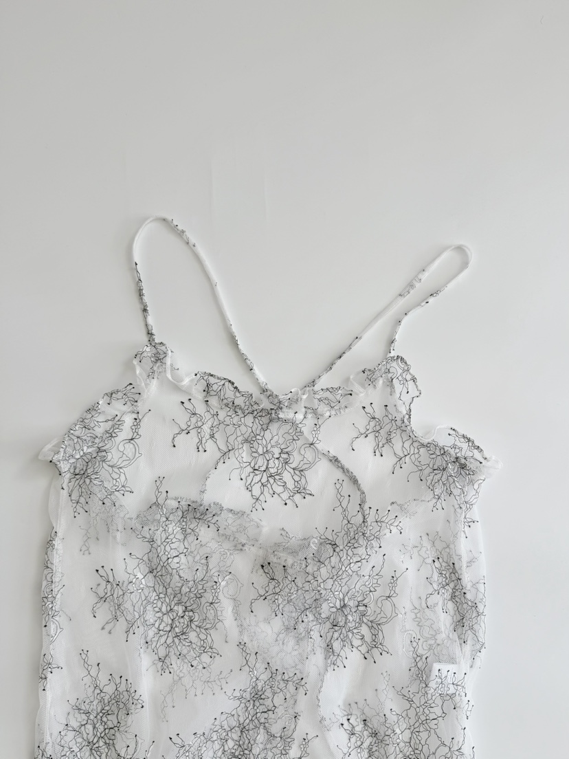 OLI SEOUL韓國直郵實拍女裝新品推薦時尚連衣裙蕾絲開衩OLI SEOUL連衣裙