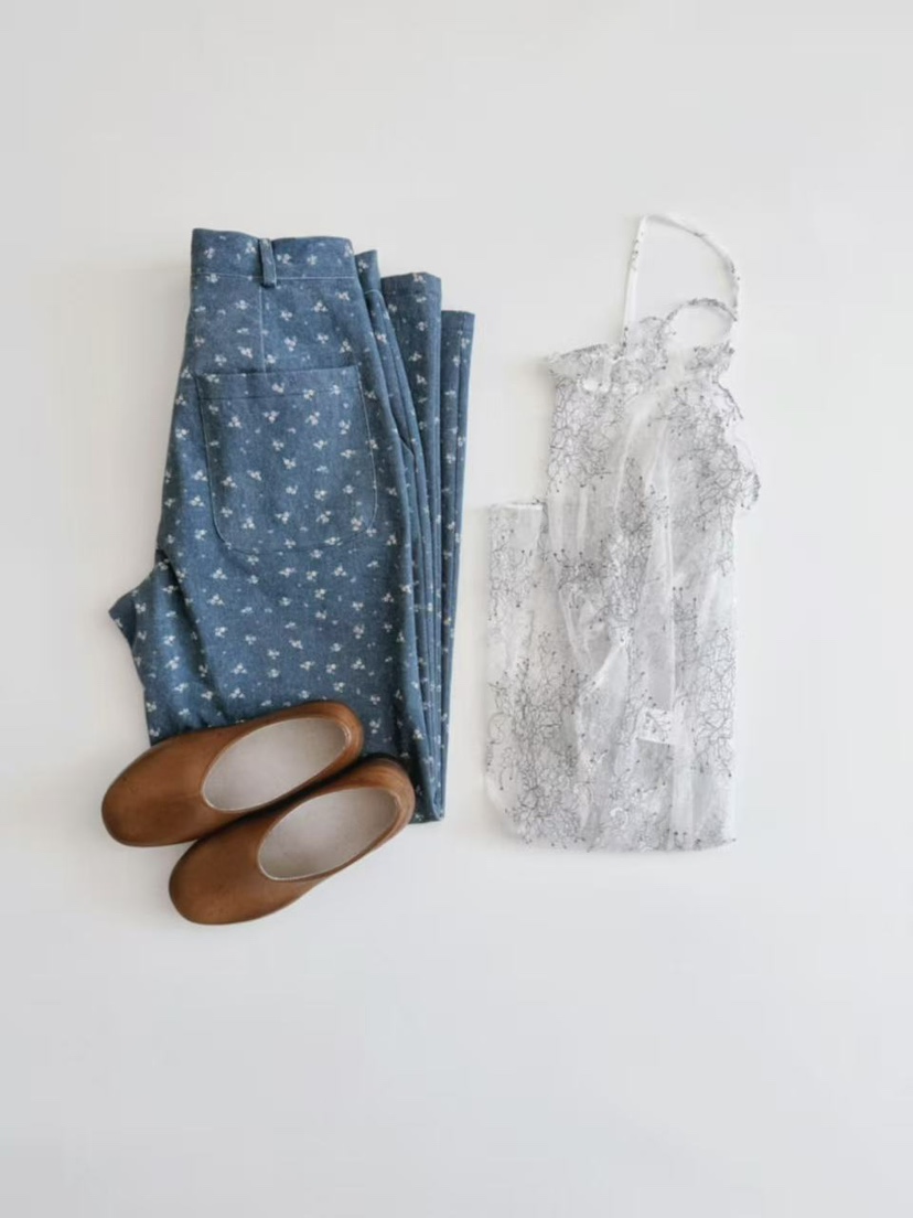 OLI SEOUL韓國直郵實拍女裝新品推薦時尚連衣裙蕾絲開衩OLI SEOUL連衣裙