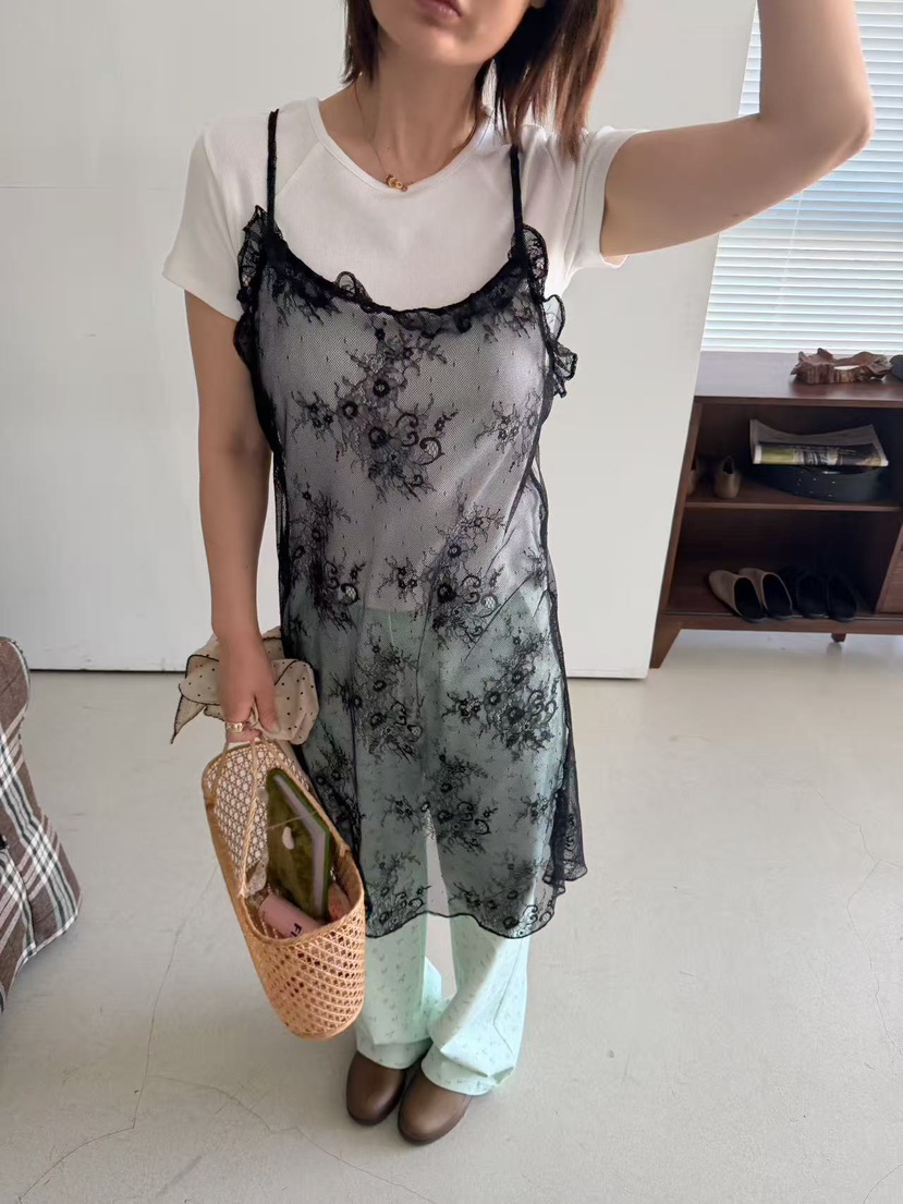 OLI SEOUL韓國直郵實拍女裝新品推薦時尚連衣裙蕾絲開衩OLI SEOUL連衣裙