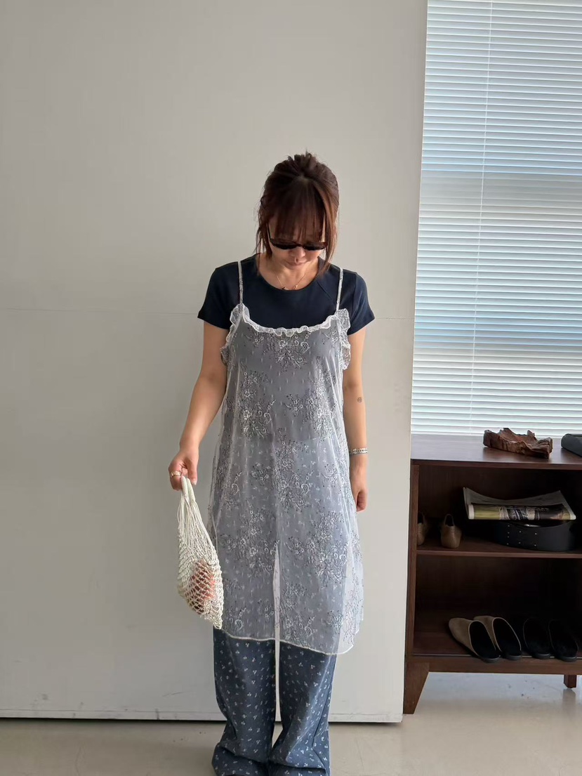 OLI SEOUL韓國直郵實拍女裝新品推薦時尚連衣裙蕾絲開衩OLI SEOUL連衣裙