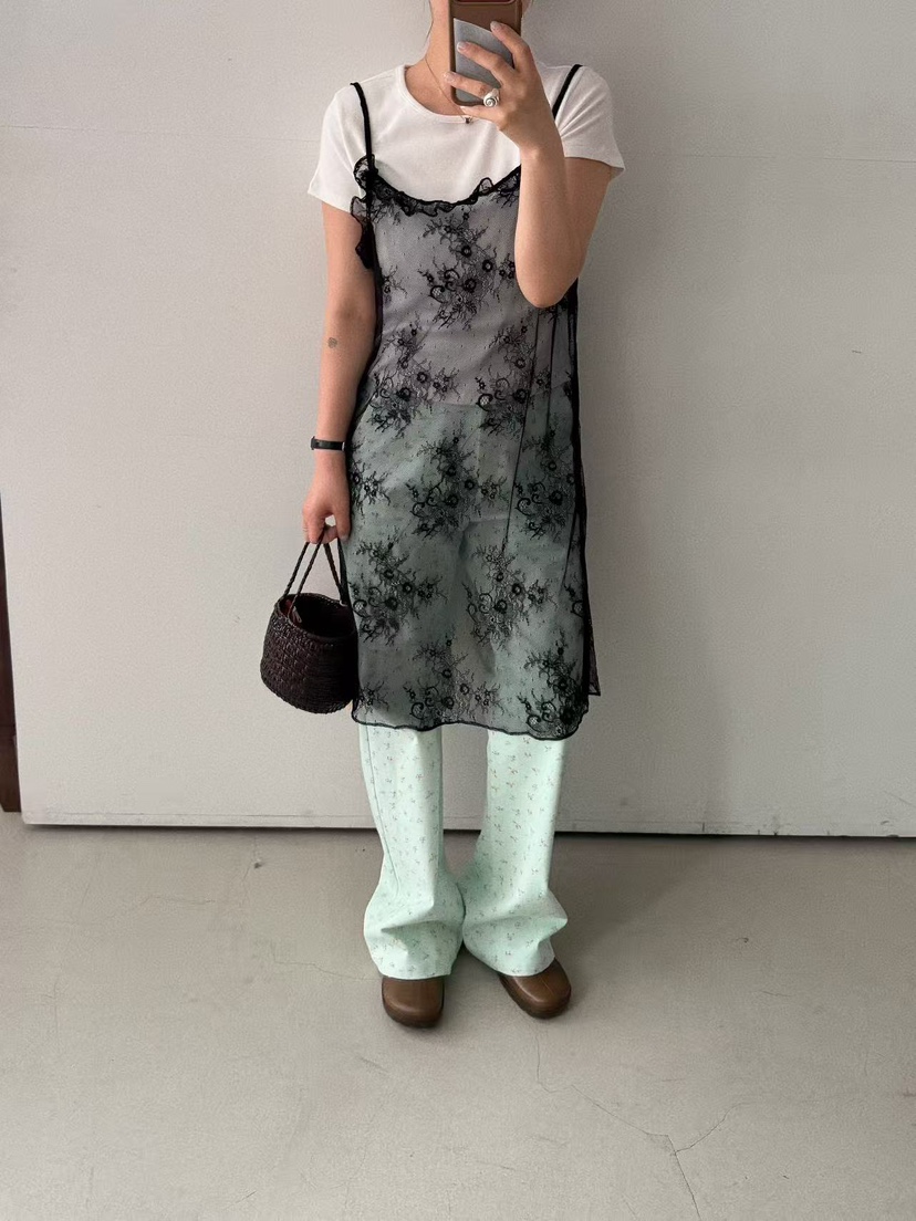 OLI SEOUL韓國直郵實拍女裝新品推薦時尚連衣裙蕾絲開衩OLI SEOUL連衣裙