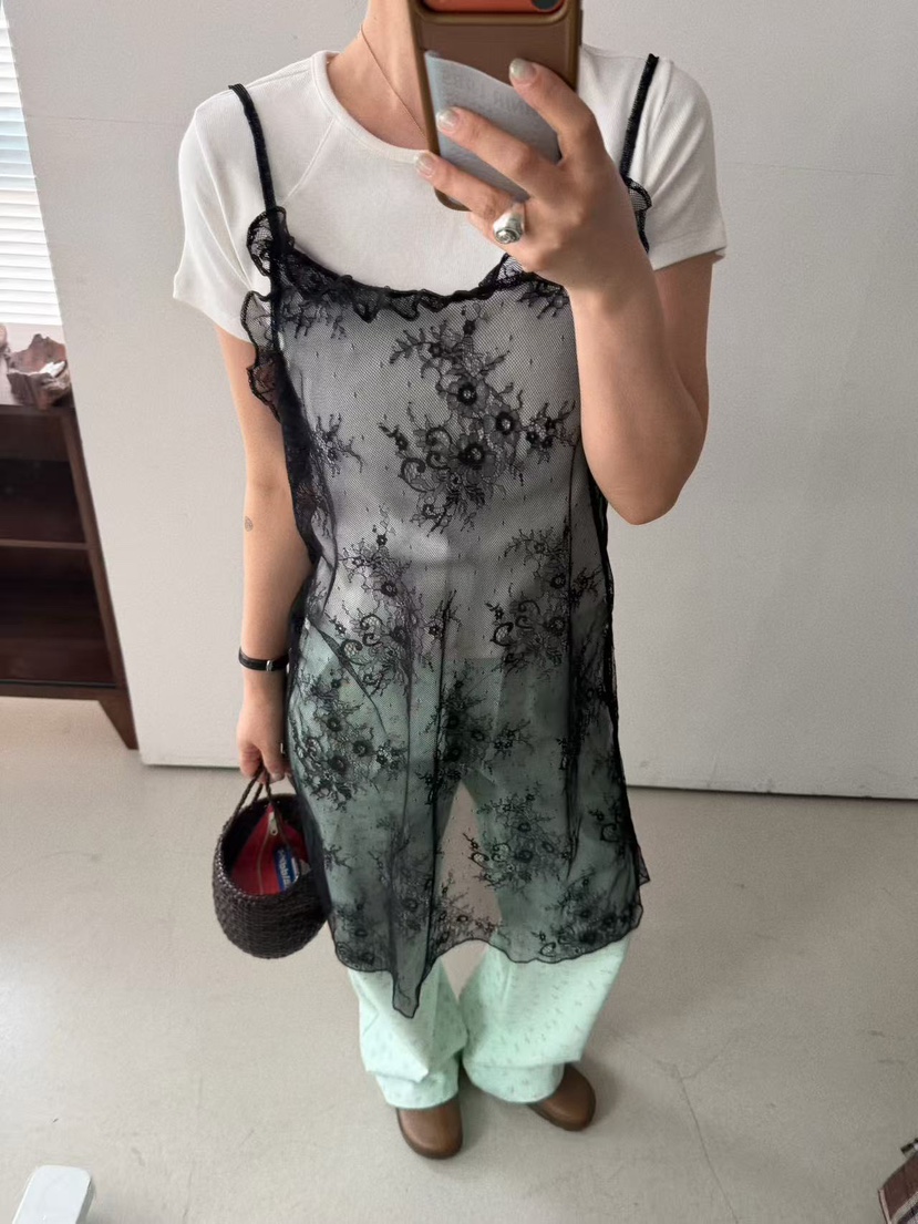 OLI SEOUL韓國直郵實拍女裝新品推薦時尚連衣裙蕾絲開衩OLI SEOUL連衣裙