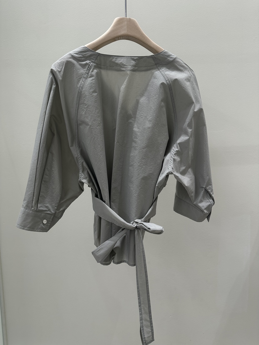 AMY GRACE-A韓國直郵實拍女裝新款人氣推薦時尚襯衫蕾絲衫AMY GRACE-A襯衫/蕾絲衫