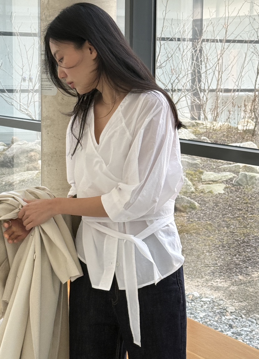 AMY GRACE-A韓國直郵實拍女裝新款人氣推薦時尚襯衫蕾絲衫AMY GRACE-A襯衫/蕾絲衫