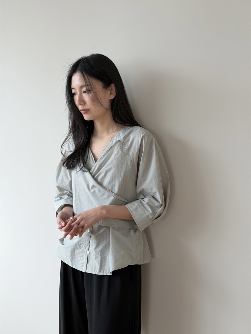 AMY GRACE-A韓國直郵實拍女裝新款人氣推薦時尚襯衫蕾絲衫AMY GRACE-A襯衫/蕾絲衫