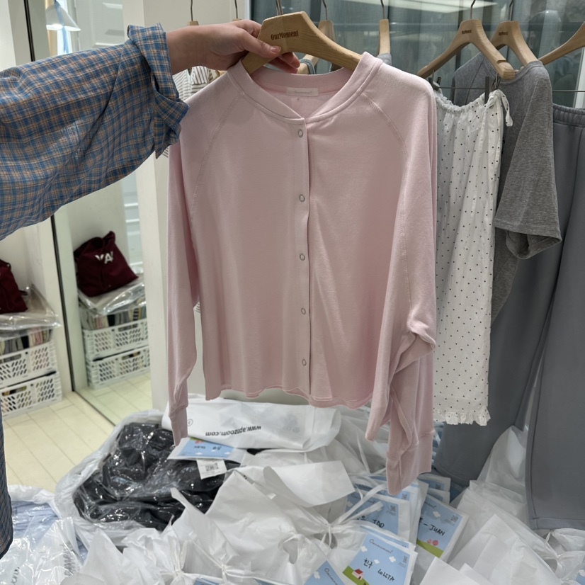 OURMOMENT韓國直郵實拍女裝新款26春夏人氣時尚熱賣針織衫OURMOMENT針織衫圖色1