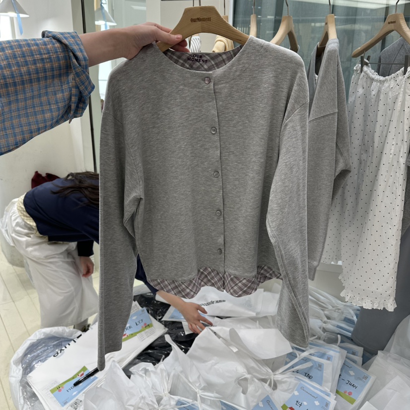 OURMOMENT韓國東大門直郵女士新品休閑熱賣時尚人氣長袖T恤OURMOMENT長袖T恤圖色2