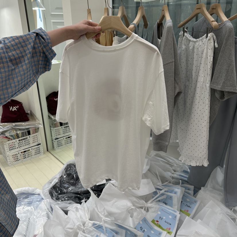 OURMOMENT韓國直郵實拍女士新款熱賣推薦時尚人氣休閑T恤OURMOMENTT恤