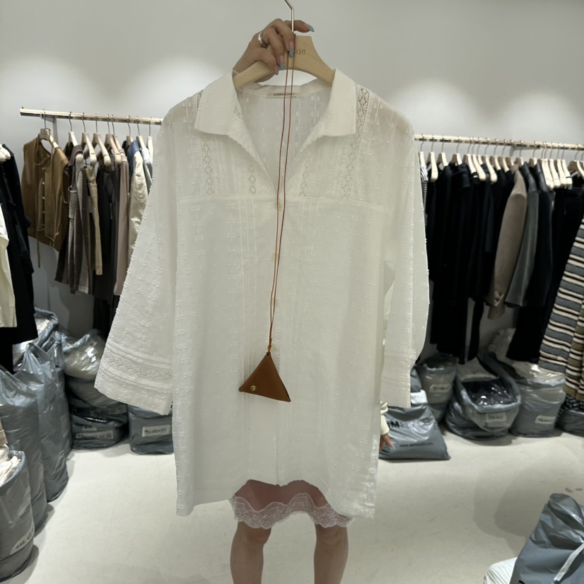 CONNAUGHT/DAILYJUD韓國代購女士新款時尚襯衫蕾絲衫不含飾品CONNAUGHT/DAILYJUD襯衫/蕾絲衫圖色1