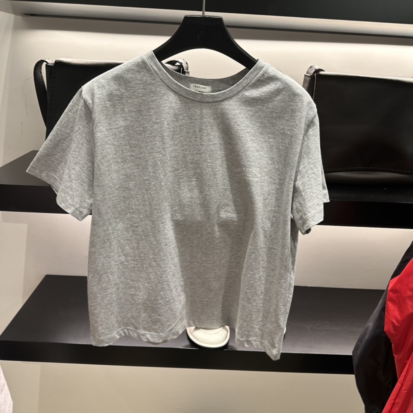 FEBRUARY 11韓國東大門直郵女士新款職業人氣推薦熱賣T恤FEBRUARY 11T恤圖色2