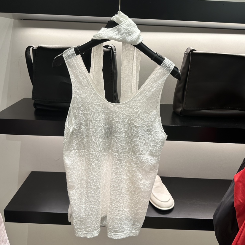 FEBRUARY 11韓國直郵女裝新品推薦熱賣人氣吊帶背心含圍巾FEBRUARY 11吊帶/背心