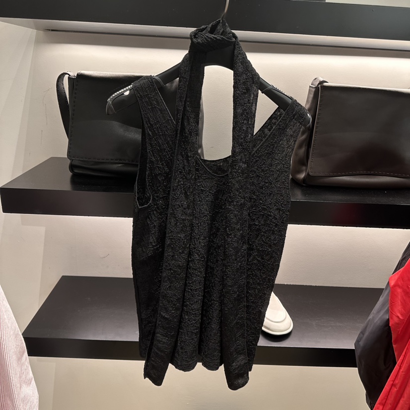 FEBRUARY 11韓國直郵女裝新品推薦熱賣人氣吊帶背心含圍巾FEBRUARY 11吊帶/背心圖色2