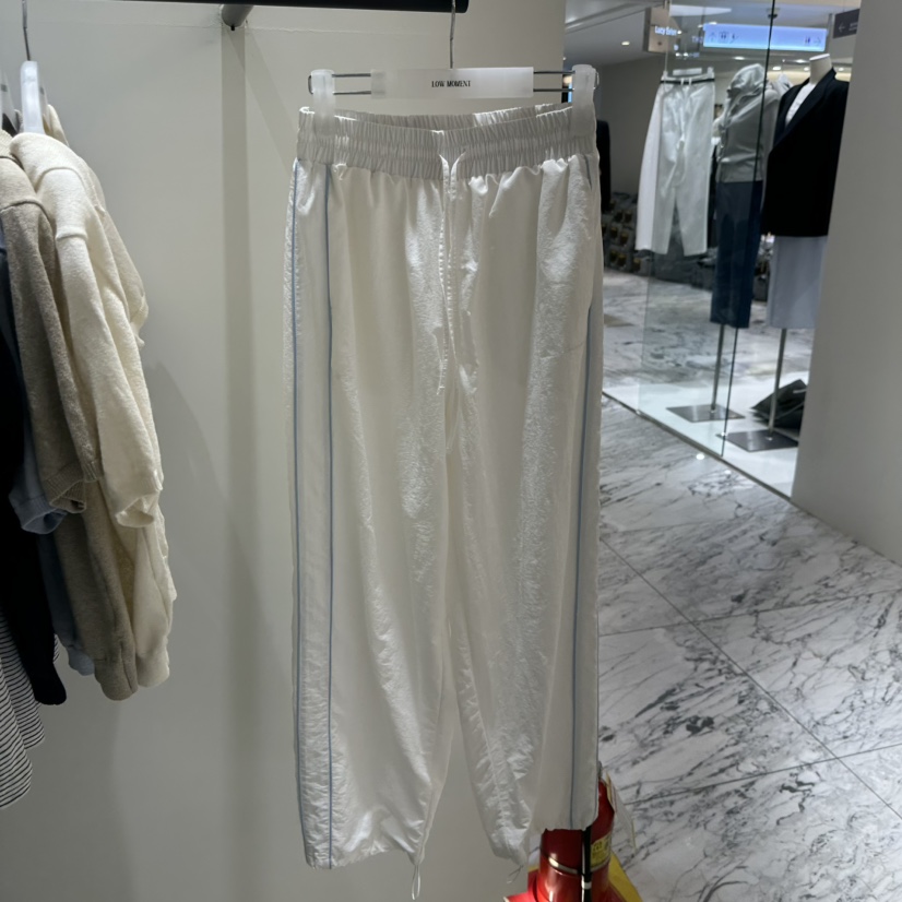 LOW MOMENT韓國東大門直郵女士新款職業推薦休閑時尚休閑褲LOW MOMENT休閑褲圖色1