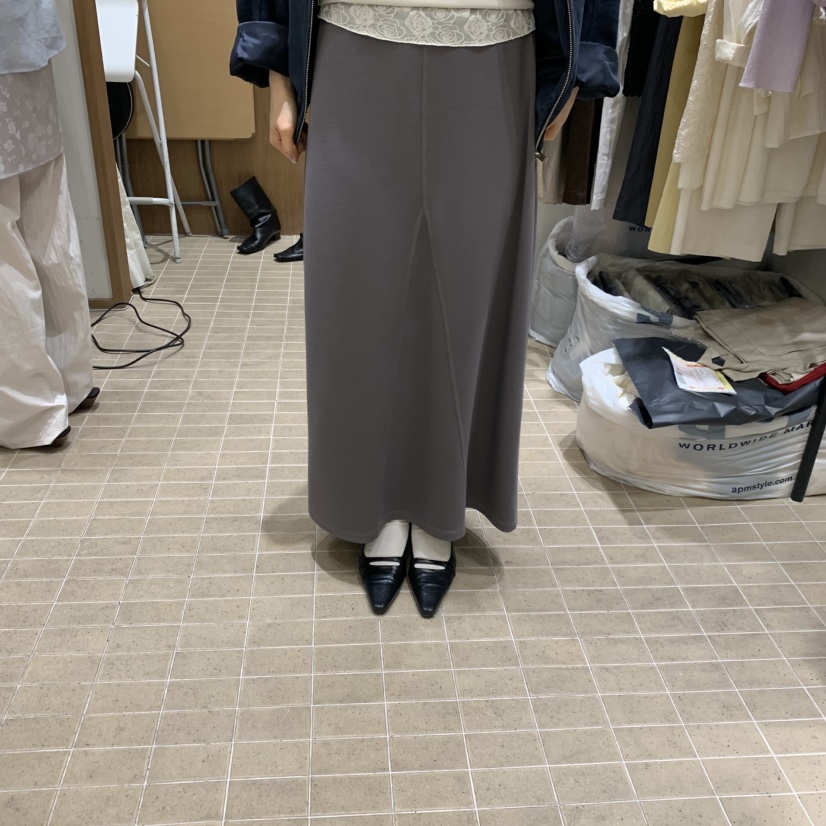 LOFN韓國直郵實拍女裝新品熱賣時尚職業人氣推薦26春夏長裙LOFN長裙圖色1