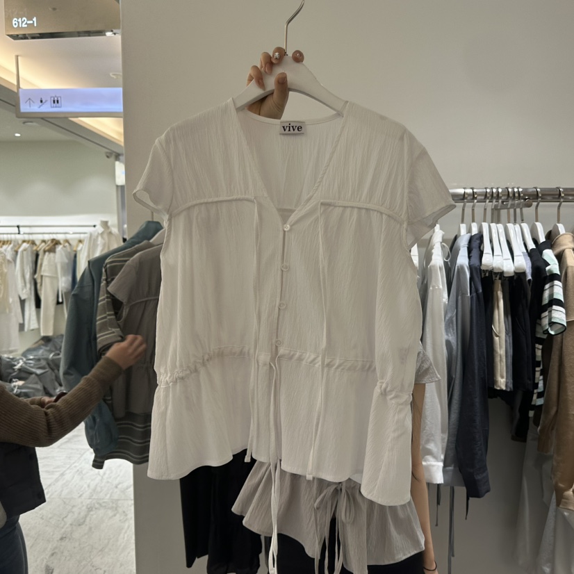 VIVE韓國直郵實拍女裝新款人氣26春夏熱賣時尚襯衫蕾絲衫VIVE襯衫/蕾絲衫圖色1