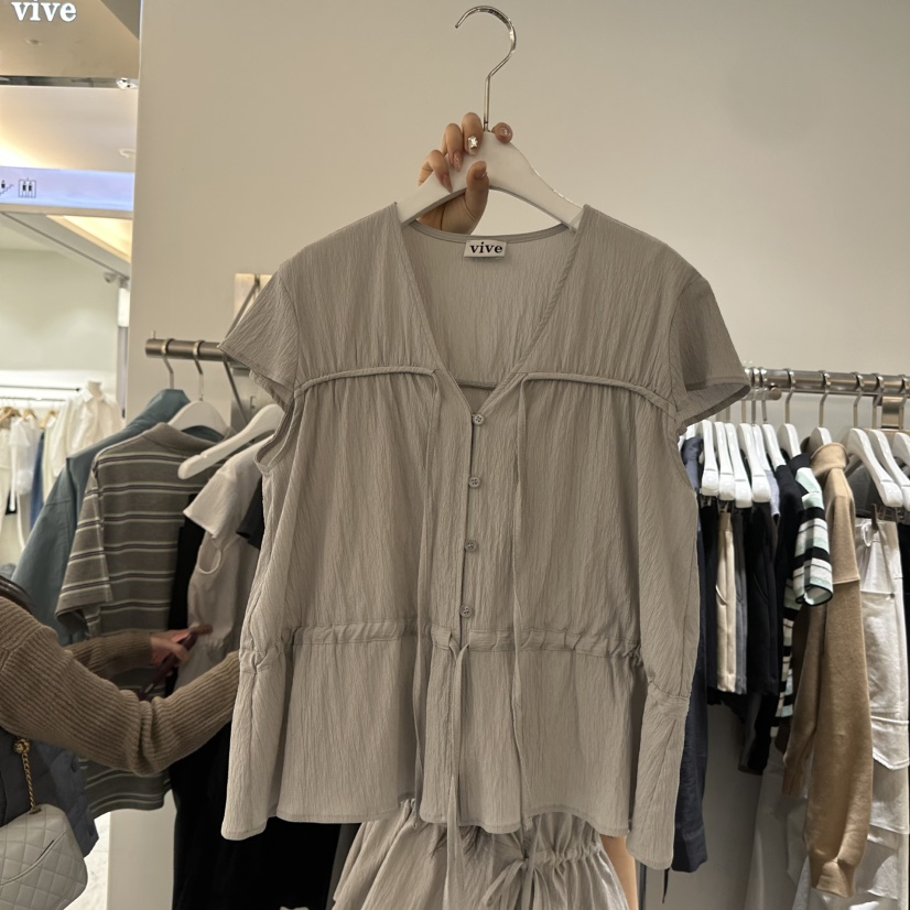 VIVE韓國直郵實拍女裝新款人氣26春夏熱賣時尚襯衫蕾絲衫VIVE襯衫/蕾絲衫圖色2