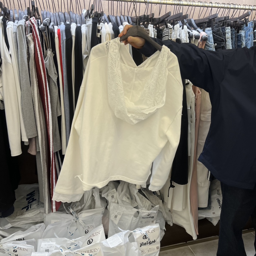 VIRKIN韓國直郵實拍女裝新品職業熱賣26春夏衛衣蕾絲連帽VIRKIN衛衣