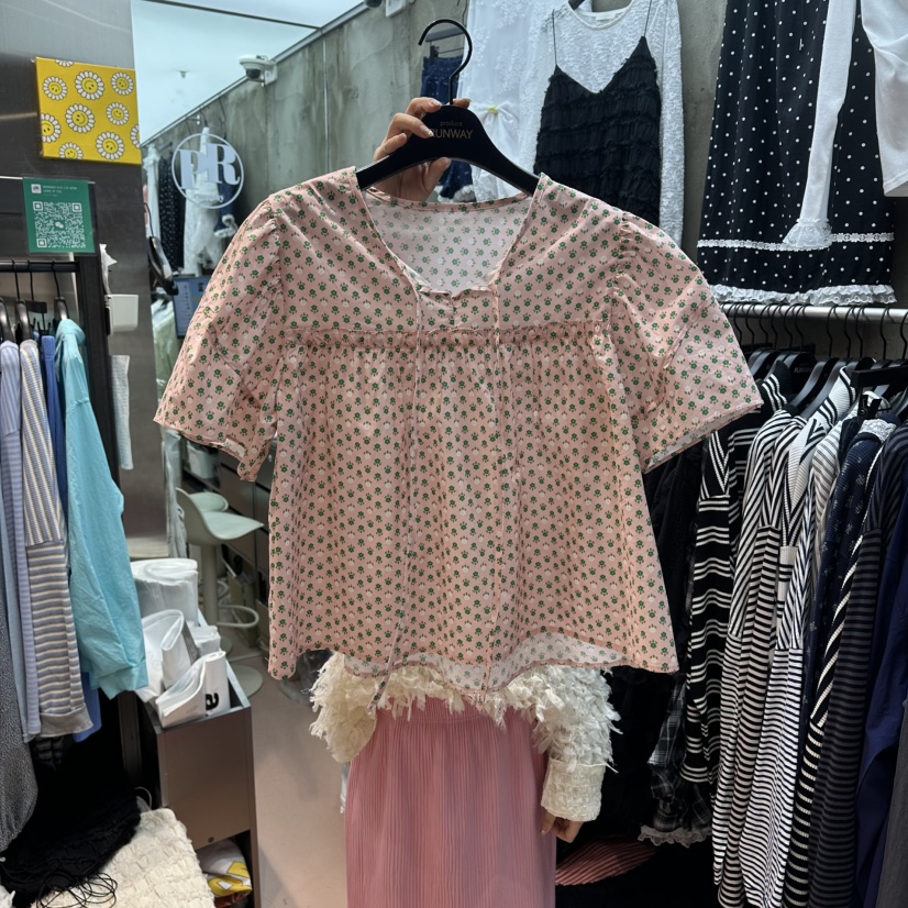 RUNWAY-런웨이韓國東大門直郵女士新款26春夏襯衫蕾絲衫RUNWAY襯衫/蕾絲衫圖色1