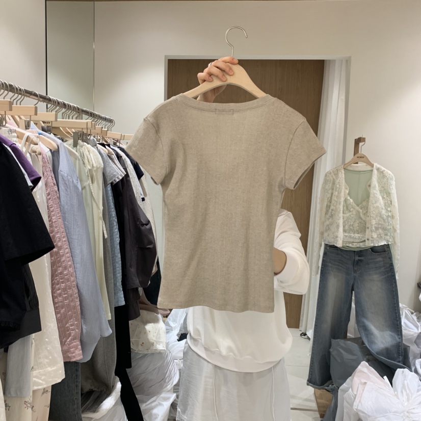 HOWFF韓國直郵女士新品時尚職業26春夏人氣休閑熱賣T恤V領HOWFFT恤