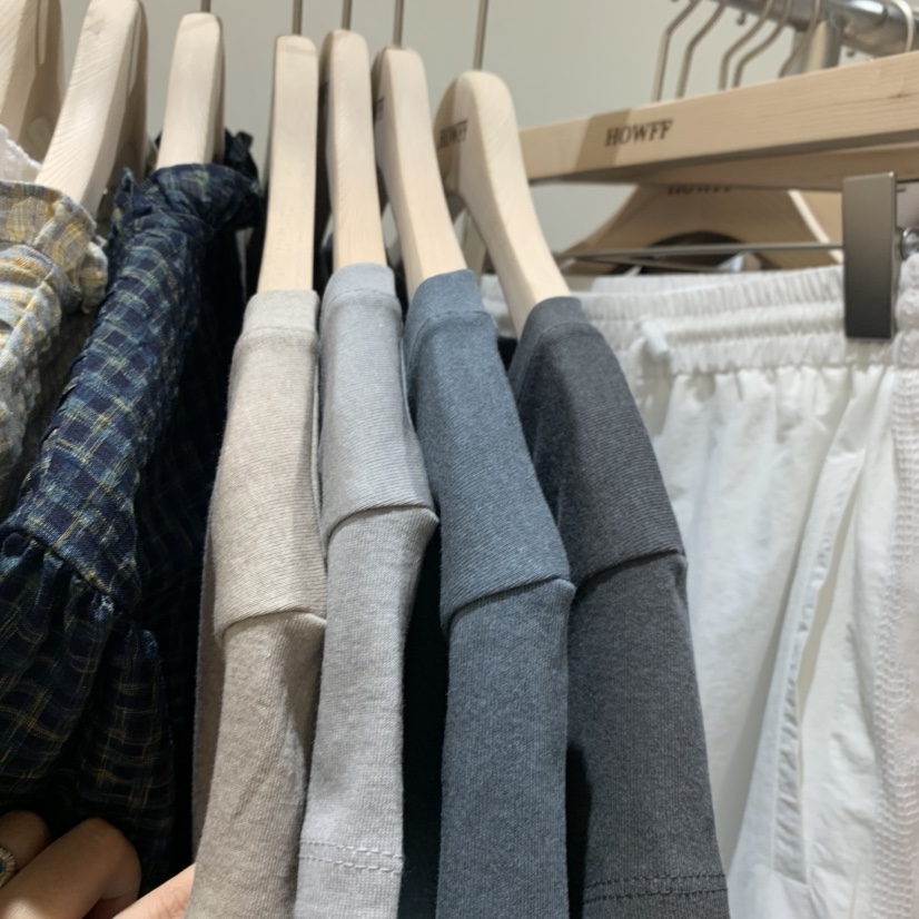 HOWFF韓國直郵女士新品時尚職業26春夏人氣休閑熱賣T恤V領HOWFFT恤