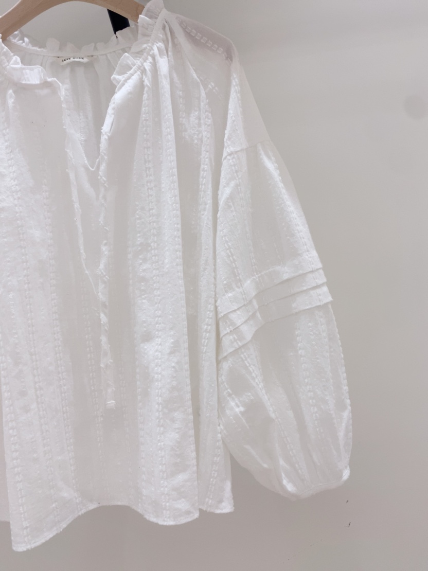 LOVE ROSIE韓國代購女裝新品休閑熱賣推薦襯衫蕾絲衫褶裥LOVE ROSIE襯衫/蕾絲衫