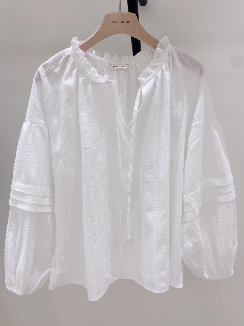 LOVE ROSIE韓國代購女裝新品休閑熱賣推薦襯衫蕾絲衫褶裥LOVE ROSIE襯衫/蕾絲衫
