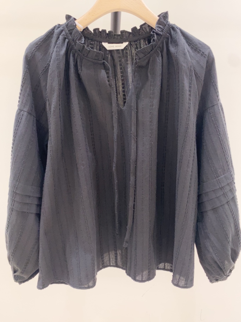 LOVE ROSIE韓國代購女裝新品休閑熱賣推薦襯衫蕾絲衫褶裥LOVE ROSIE襯衫/蕾絲衫