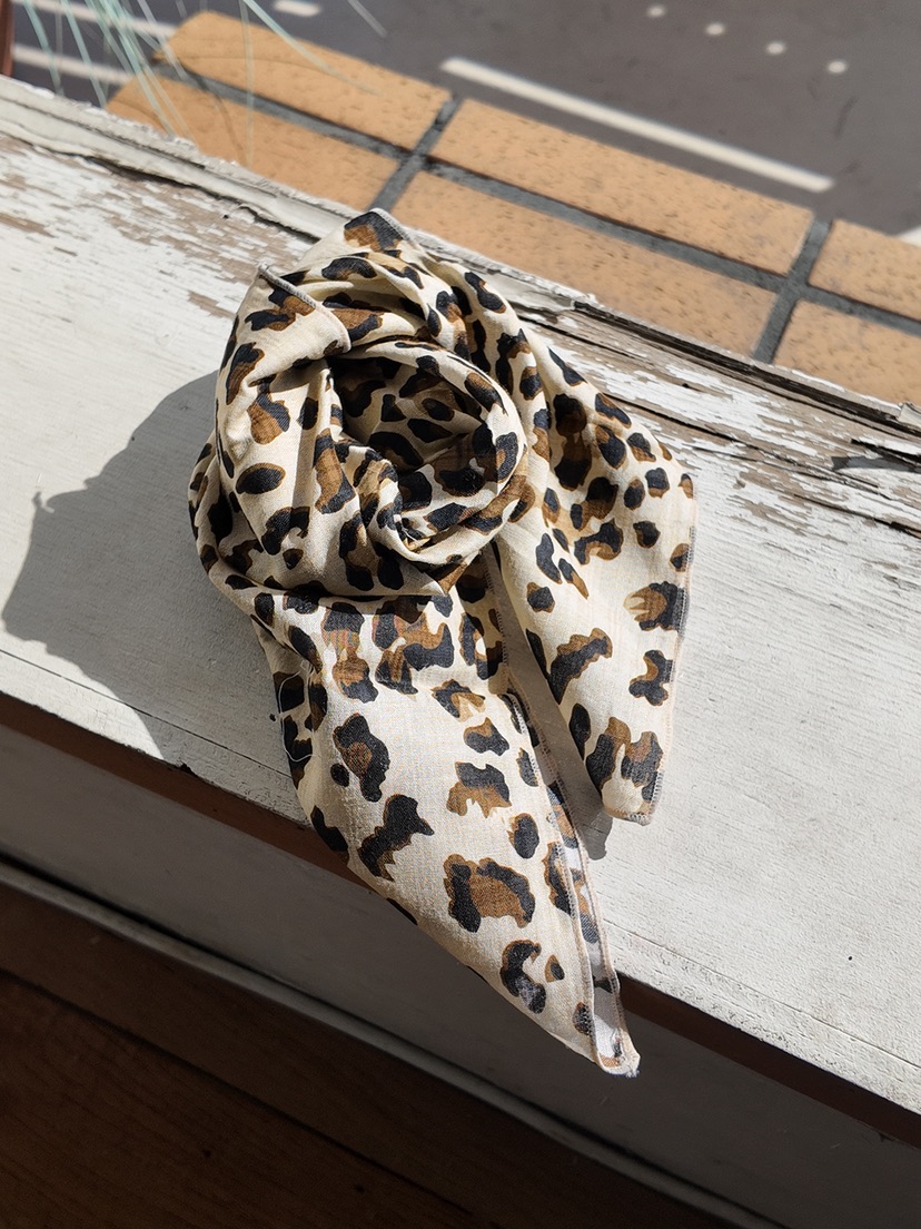 NICEALICE韓國代購女裝新款真品時尚職業圍巾披肩豹紋棉質NICEALICE圍巾/披肩圖色2