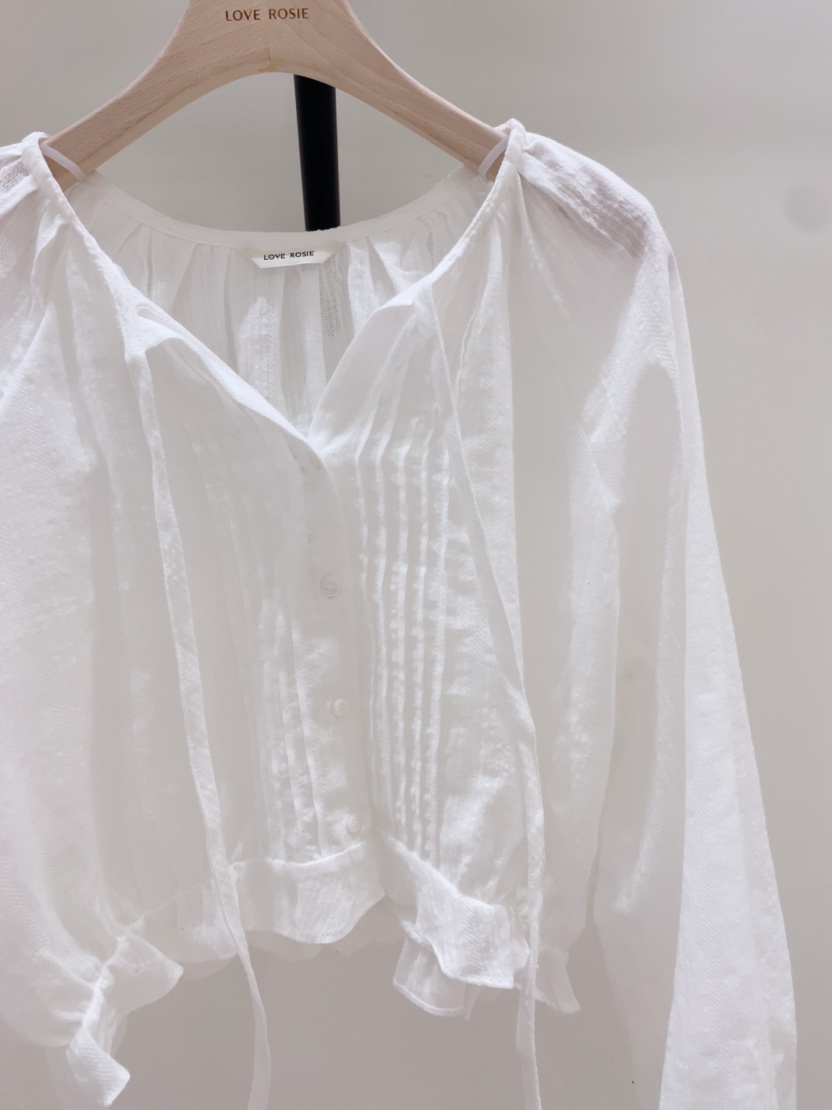 LOVE ROSIE韓國代購女士新款26春夏職業推薦襯衫蕾絲衫褶裥LOVE ROSIE襯衫/蕾絲衫