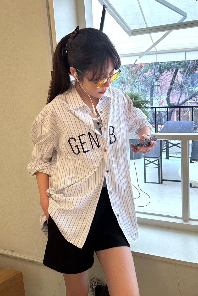 GENTLE B/LOVENTINA韓國直郵女裝新款職業襯衫蕾絲衫貼花GENTLE B/LOVENTINA襯衫/蕾絲衫