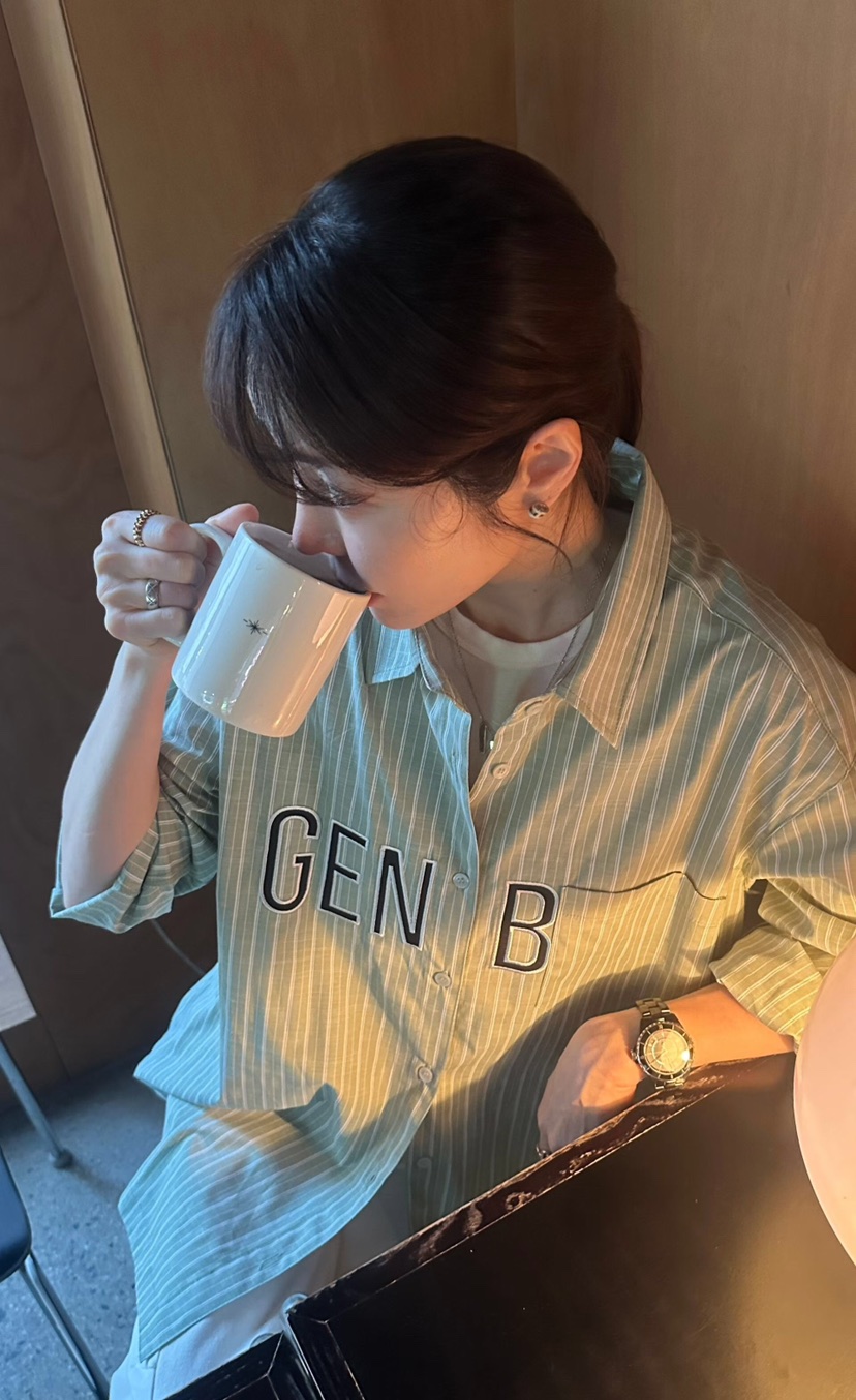 GENTLE B/LOVENTINA韓國直郵女裝新款職業襯衫蕾絲衫貼花GENTLE B/LOVENTINA襯衫/蕾絲衫