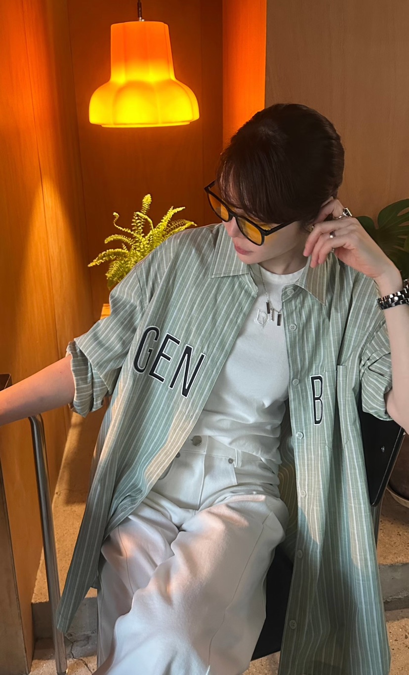 GENTLE B/LOVENTINA韓國直郵女裝新款職業襯衫蕾絲衫貼花GENTLE B/LOVENTINA襯衫/蕾絲衫