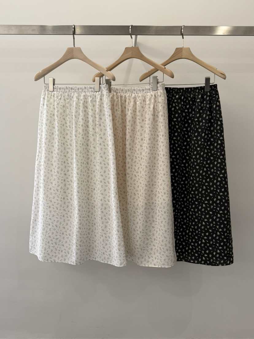 MONE-A韓國直郵女裝新品時尚熱賣人氣職業休閑推薦26春夏長裙MONE-A長裙