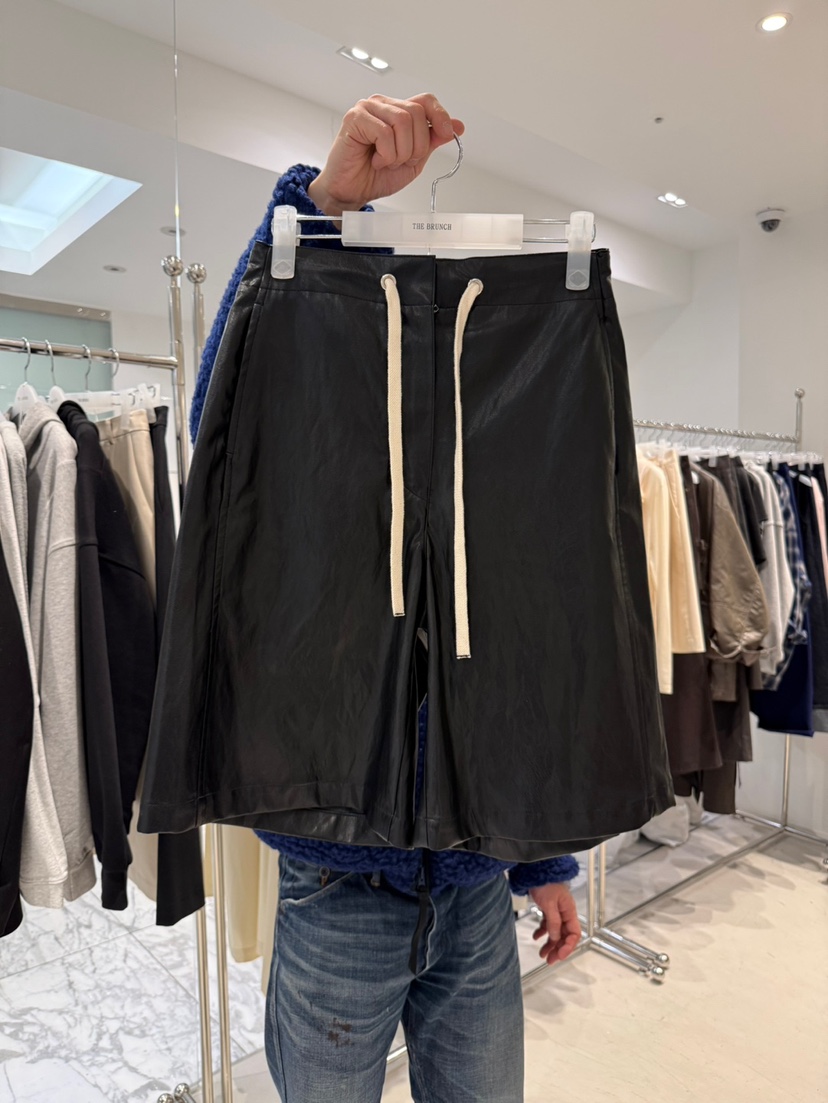 THE BRUNCH韓國代購女裝新品熱賣26春夏人氣職業短褲皮革THE BRUNCH短褲圖色1