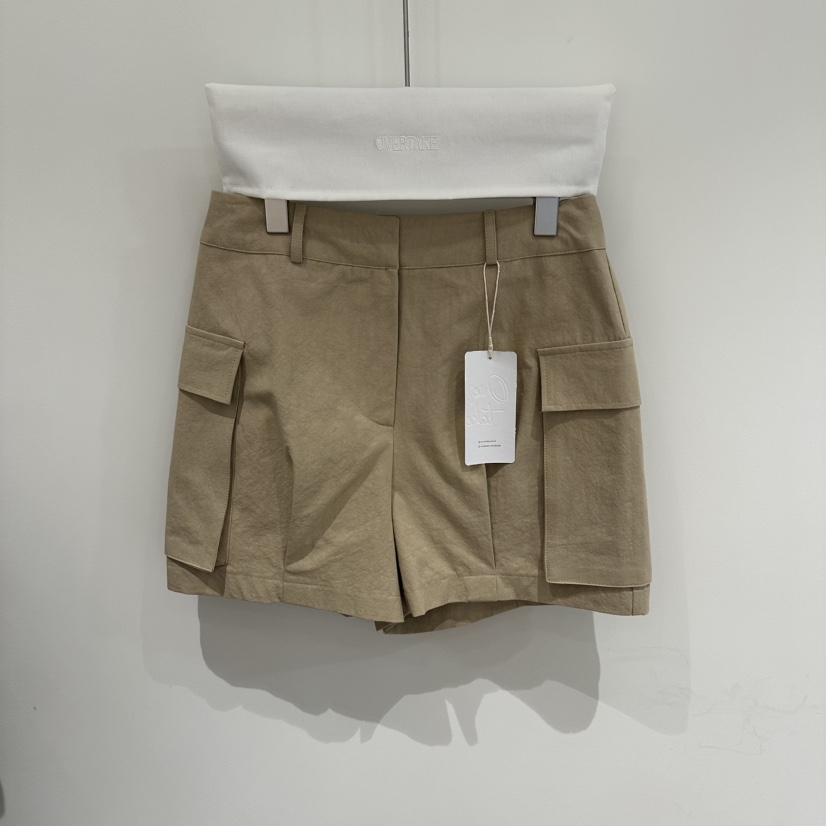 OVERTAKE韓國代購女裝新款26春夏職業時尚推薦短褲不含腰帶OVERTAKE短褲圖色1