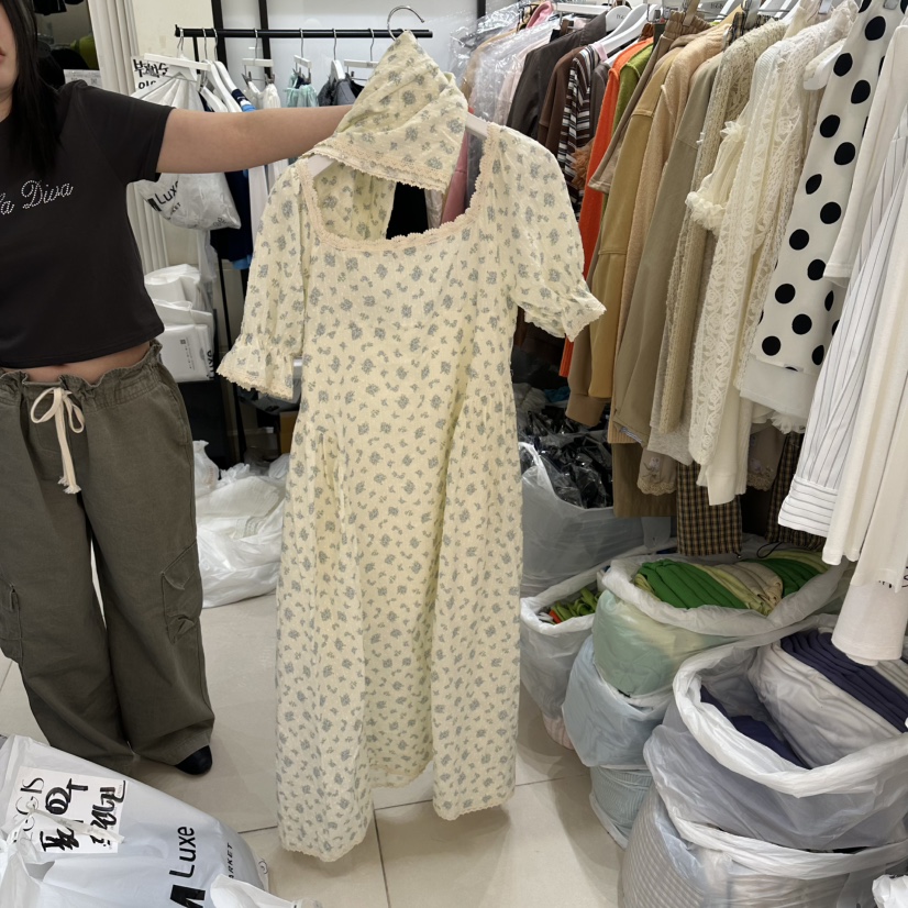 EGG IS韓國東大門直郵女裝新款人氣26春夏連衣裙含圍巾套裝EGG IS連衣裙