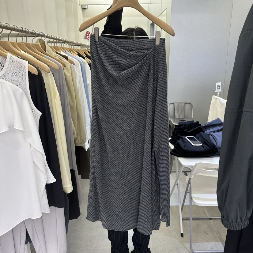 AMON韓國東大門直郵女士新品人氣熱賣職業26春夏休閑長裙AMON長裙圖色3