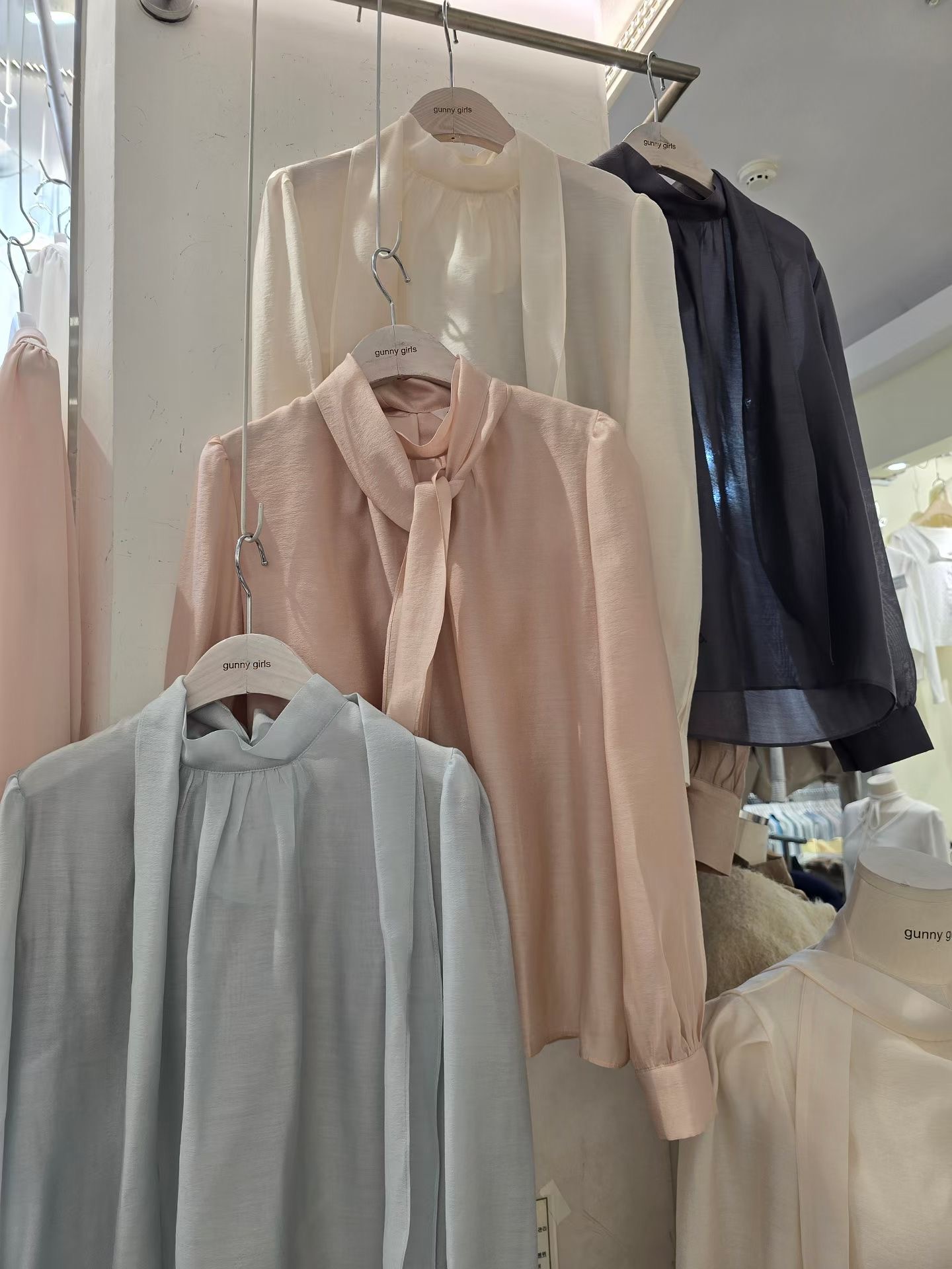 GUNNY GIRLS-거니걸스-T東大門直郵女士新品人氣襯衫蕾絲衫褶皺GUNNY GIRLS襯衫/蕾絲衫