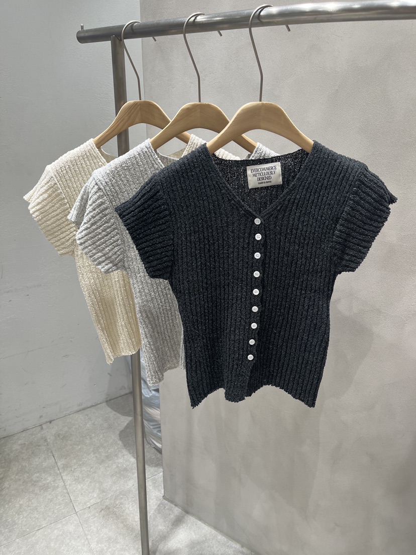 EVERCOMMERCE METICULOUSLY DESIGNED韓國代購女裝新款推薦針織衫羅紋EVERCOMMERCE METICULOUSLY DESIGNED針織衫